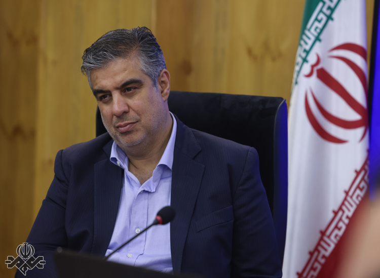 نشست رئیس رسانه ملی با اعضای مجمع نمایندگان استان مرکزی
