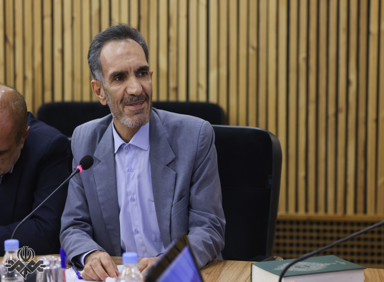 نشست رئیس رسانه ملی با اعضای مجمع نمایندگان استان مرکزی
