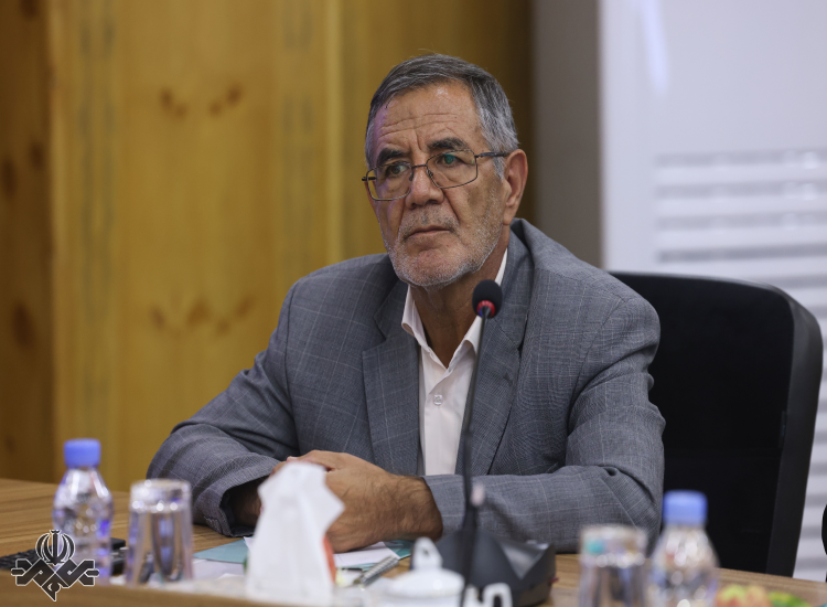 نشست رئیس رسانه ملی با اعضای مجمع نمایندگان استان مرکزی