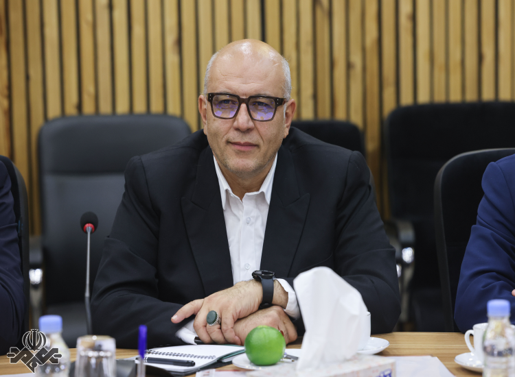 نشست رئیس رسانه ملی با اعضای مجمع نمایندگان استان مرکزی