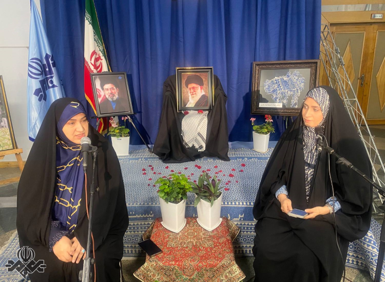 نمایشگاه «آقای کشوردوست»