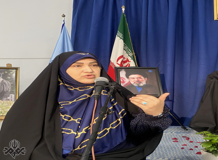 نمایشگاه «آقای کشوردوست»