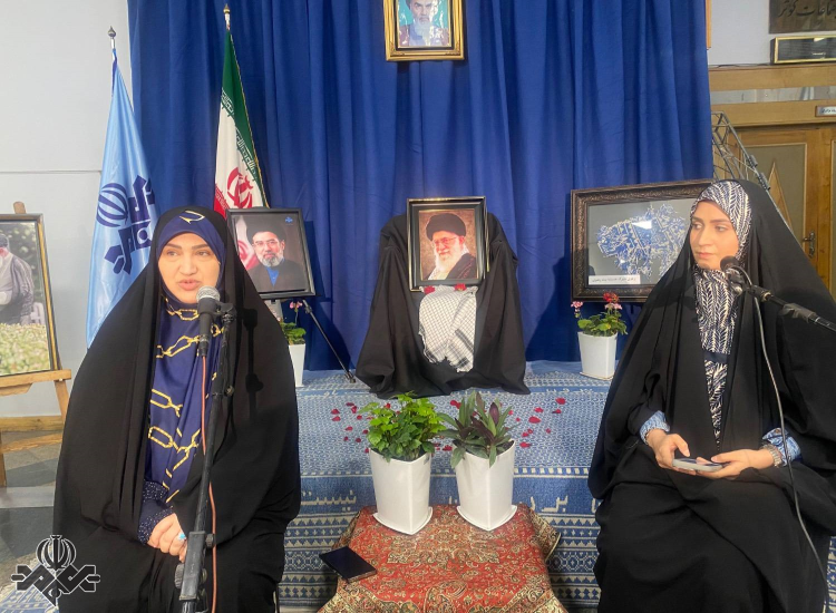 نمایشگاه «آقای کشوردوست»