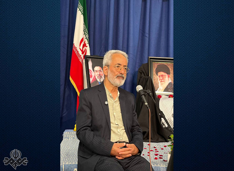 نمایشگاه «آقای کشوردوست»