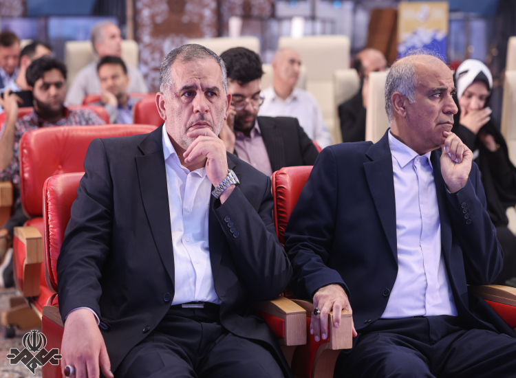  بازدید فراکسیون کشاورزی از نمایشگاه تحول