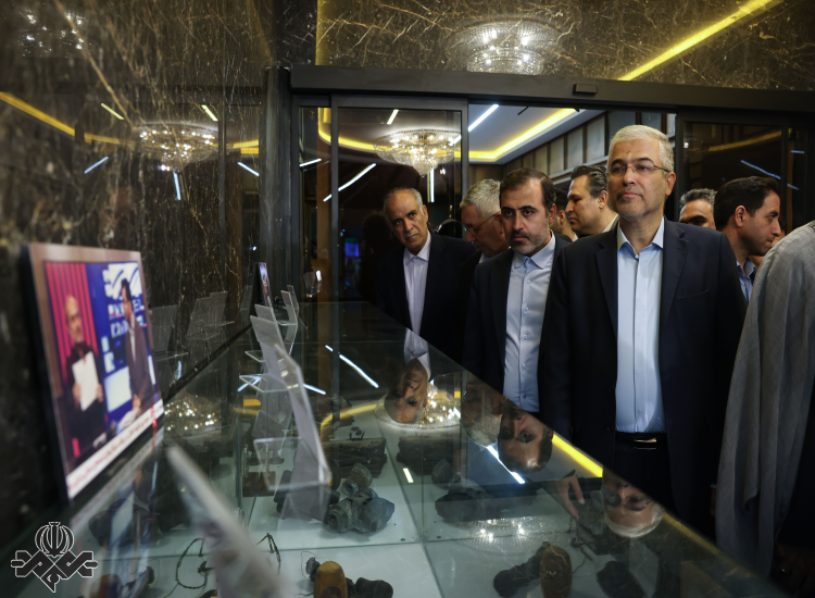  بازدید فراکسیون کشاورزی از نمایشگاه تحول