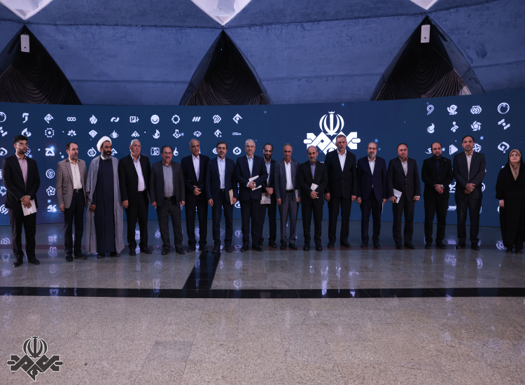  بازدید فراکسیون کشاورزی از نمایشگاه تحول