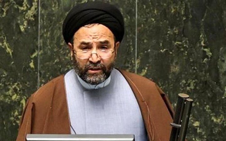انتشار بوی متعفن سایت‌های زباله زندگی مردم ارومیه را در سایه بی‌توجهی مسئولین با مشکل مواجه کرده است