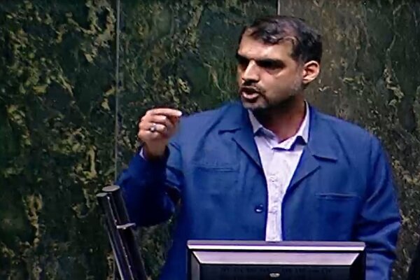 رئیس جمهور به گزارش نهادهای نظارتی درباره سفر کیش وزیر راه توجه کند